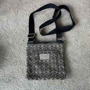 Tommy Hilfigure cross body bag